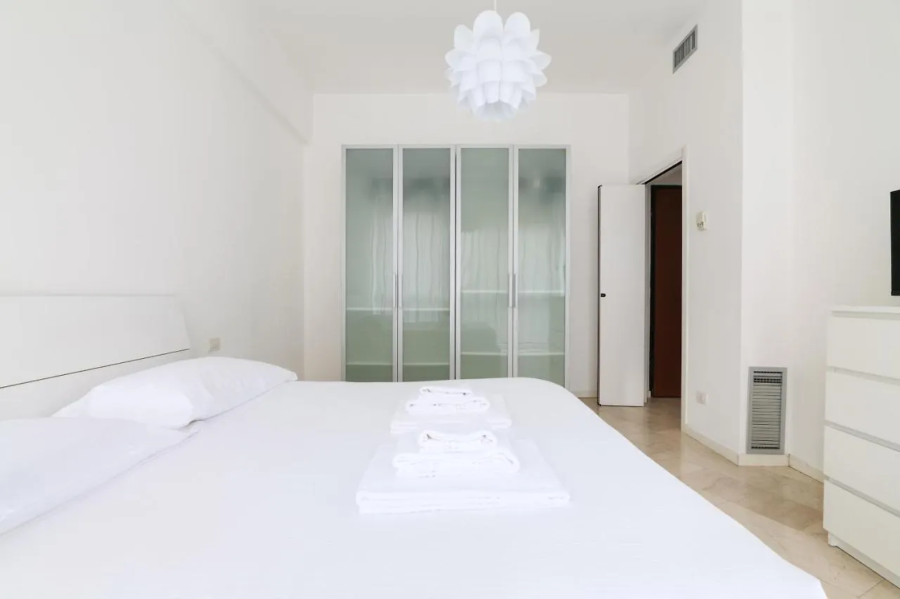 Prestige Boutique Homes - Duomo 1 Милан Италия