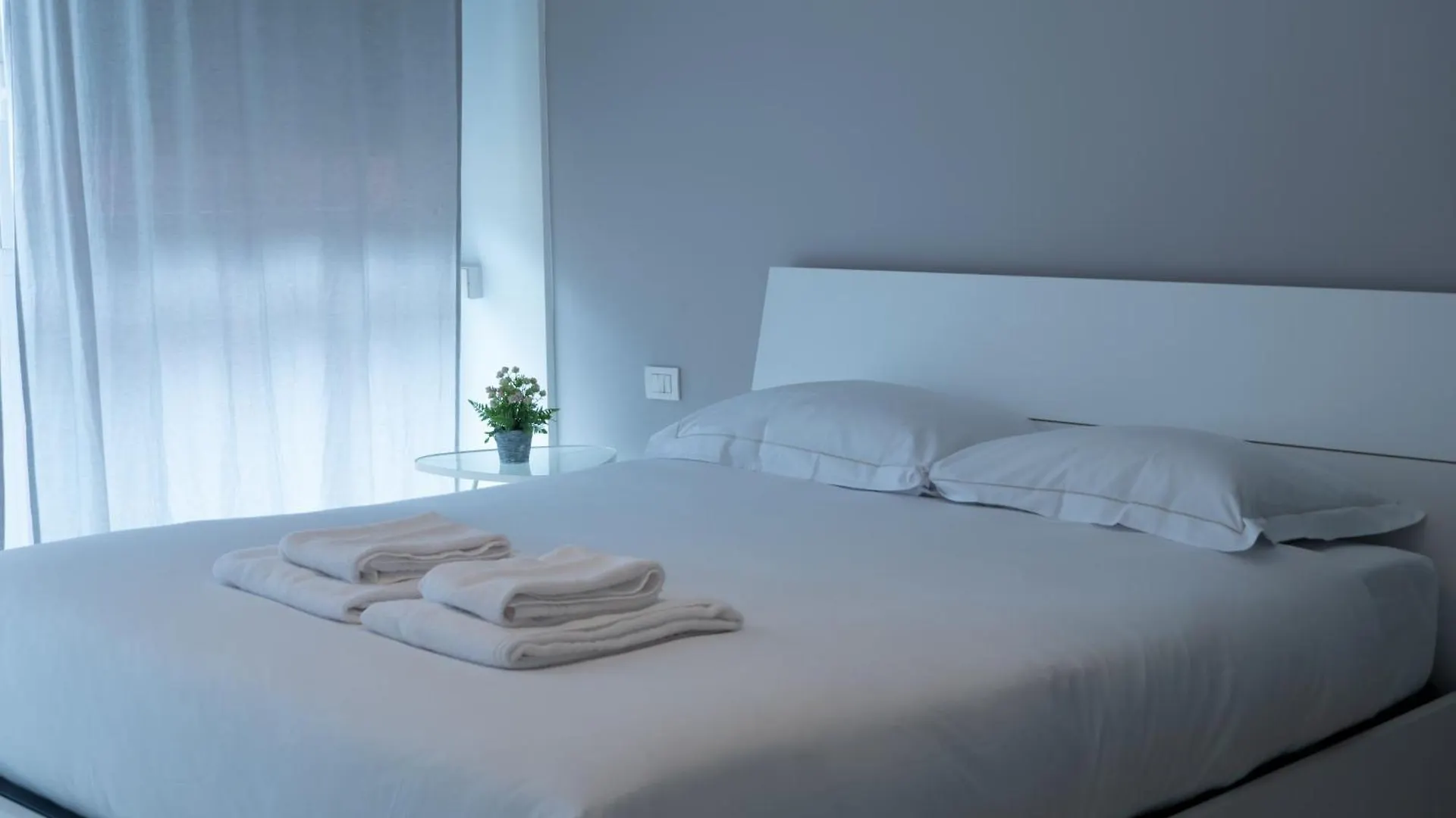 Prestige Boutique Homes - Duomo 1 Милан Италия