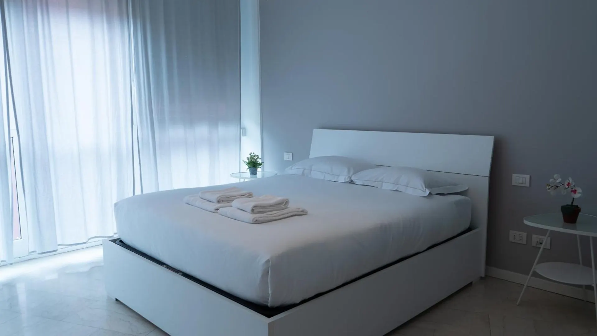 Prestige Boutique Homes - Duomo 1 Милан