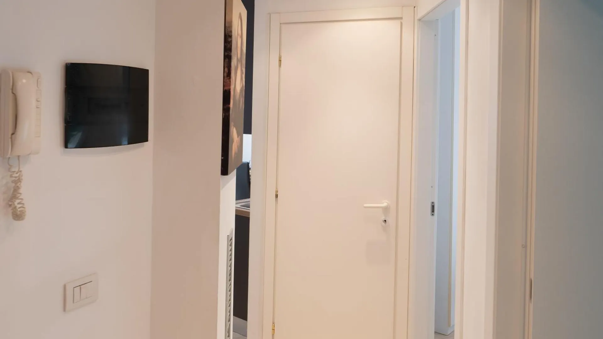 Prestige Boutique Homes - Duomo 1 Милан Апартаменты